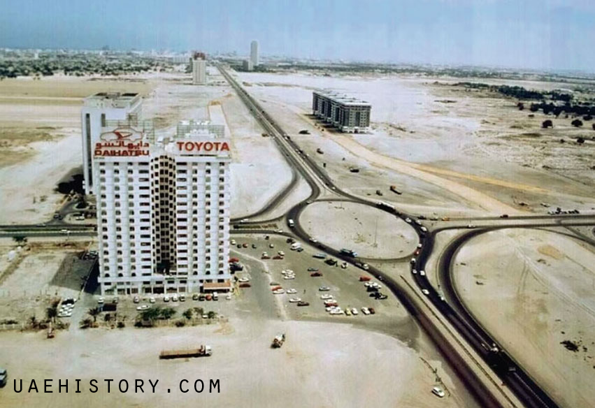 التاريخ الإماراتي شارع الشيخ زايد في دبي في بداية التسعينات